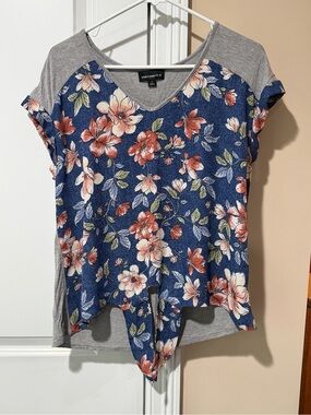 Fortune + Ivy Blue Floral Tie-Front Short Sleeve Tee